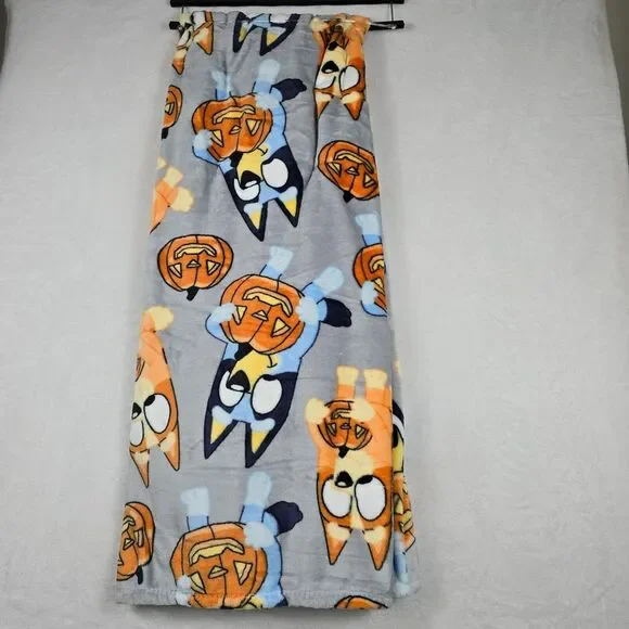 Bluey Halloween 50x70 Inches Pumpkin Plush Throw Blanket New - Picture 4 of 4
